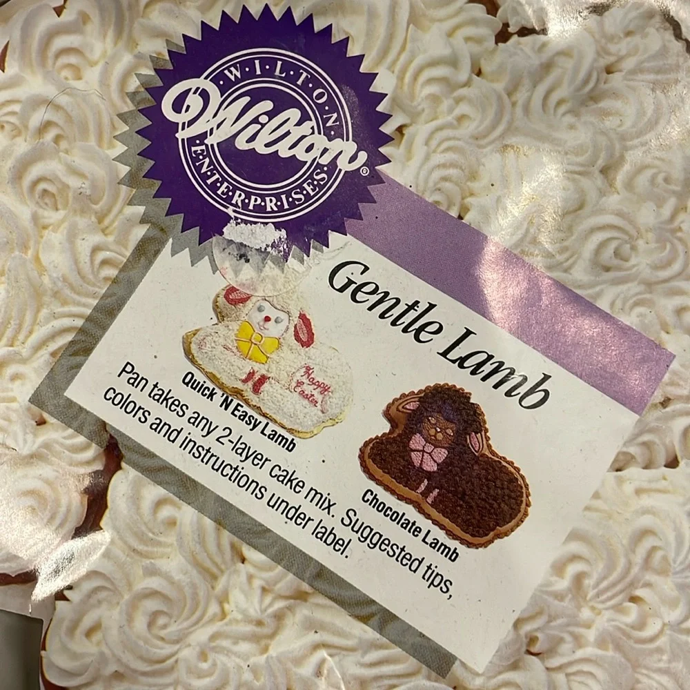 Wilton baking cake pans two animals bear and lamb NWT